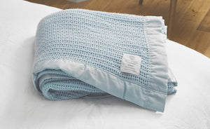 Alaskan Blue Cellular - Pure New Wool Lightweight Blanket