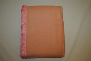 Traditional Acrylic Blanket Pink